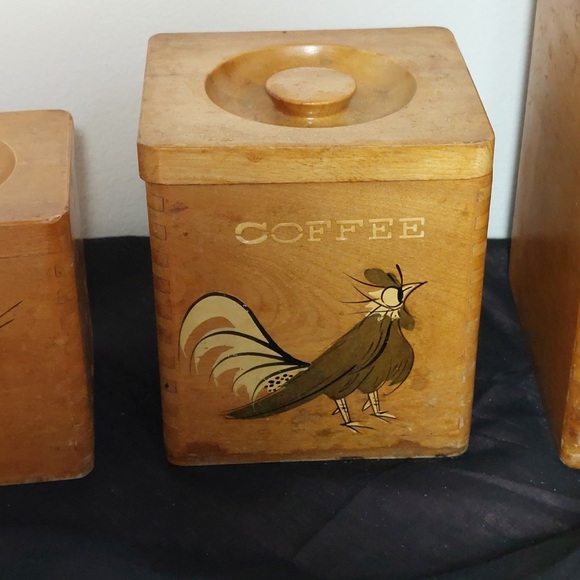 Vintage Set of 3 Wooden Rooster Nesting Canisters - Picture 4 of 12
